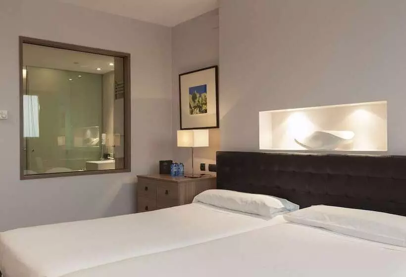 Standard Kolmen Hengen Huone, Urh Hotel Spa Zen Balagares