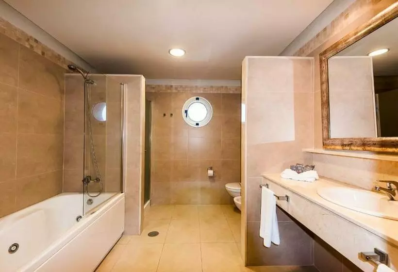 سوییت لوکس, Kn Hotel Arenas Del Mar Adults Only
