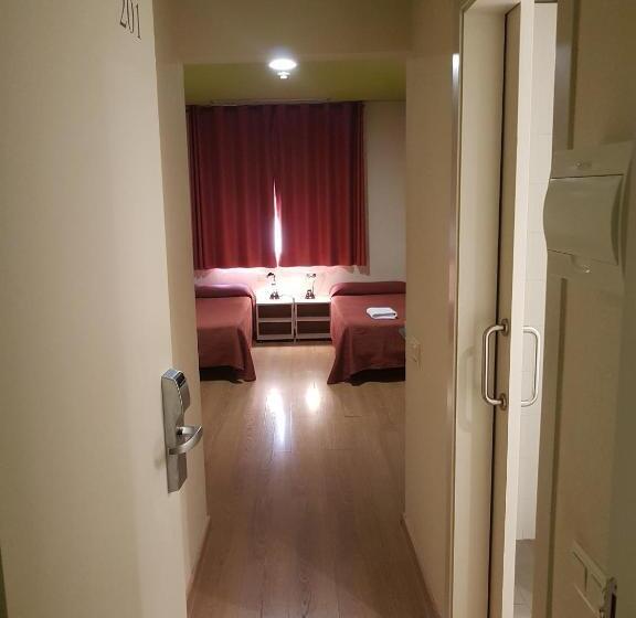 اتاق استاندارد, Residència Erasmus Gracia