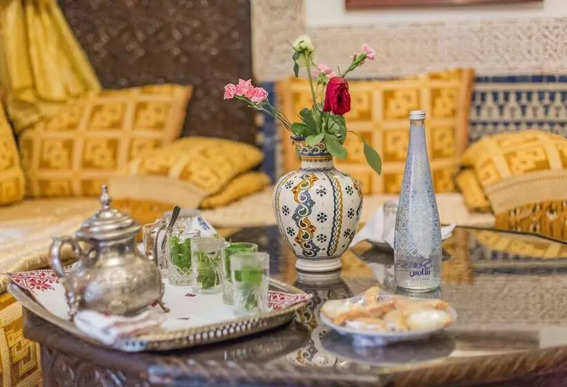 スイート, Riad Ghita