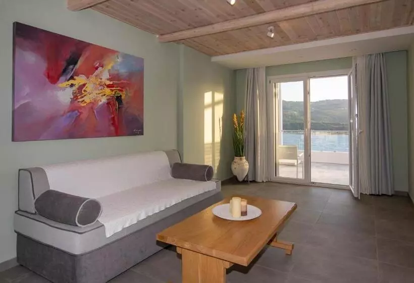 سوییت لوکس, Anthemis Hotel Apartments