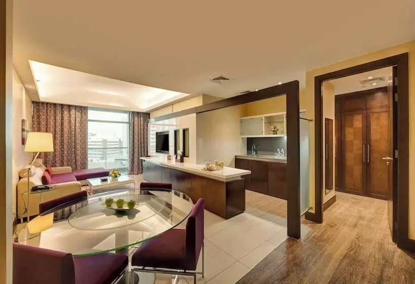 سوییت لوکس, Copthorne Hotel Dubai