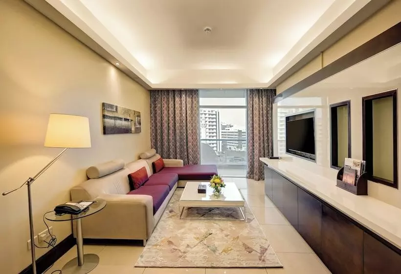 سوییت لوکس, Copthorne Hotel Dubai