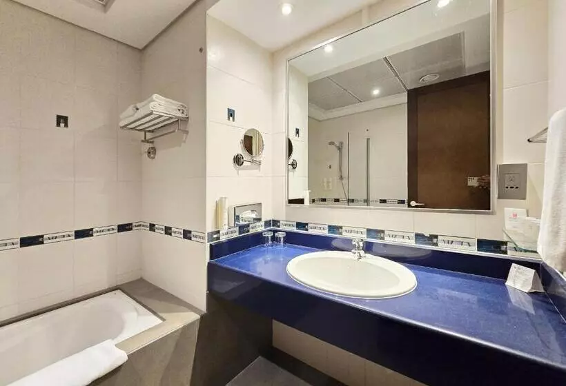 سوئیت مدیریتی 2 خوابه, Copthorne Hotel Dubai