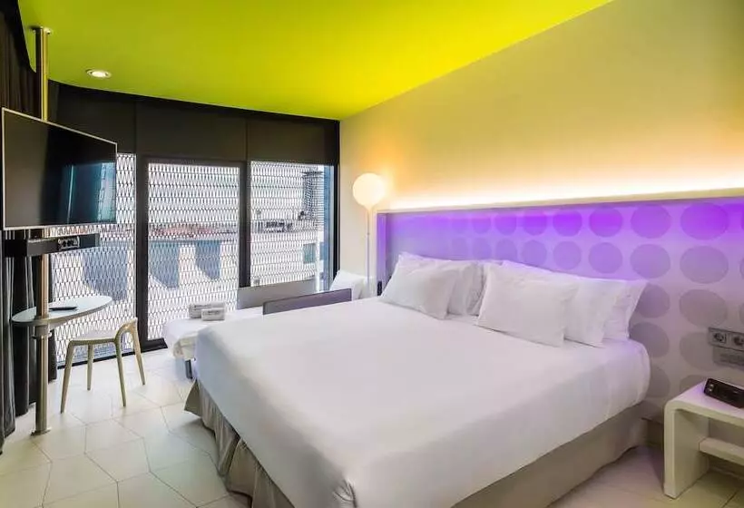 اتاق سوپریور سه تخته, Barceló Raval