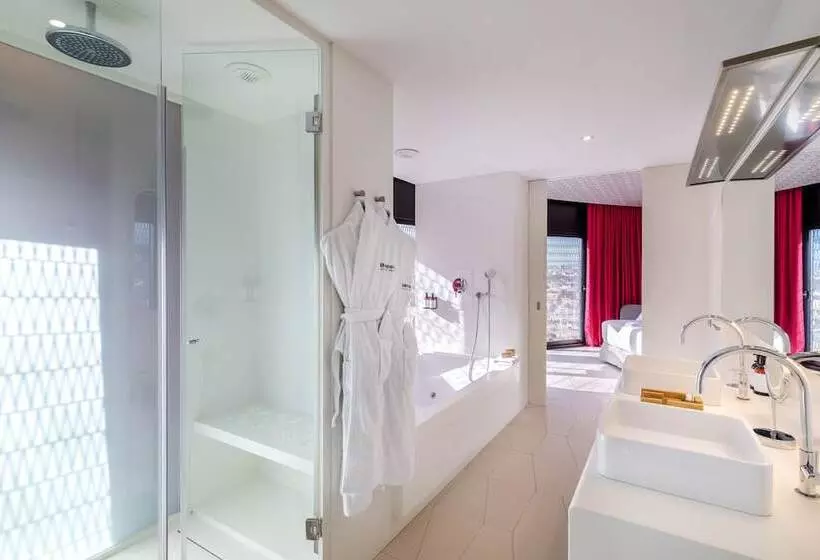 سوییت جونیور, Barceló Raval