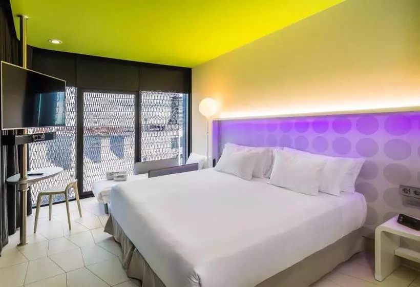 اتاق سوپریور سه تخته, Barceló Raval
