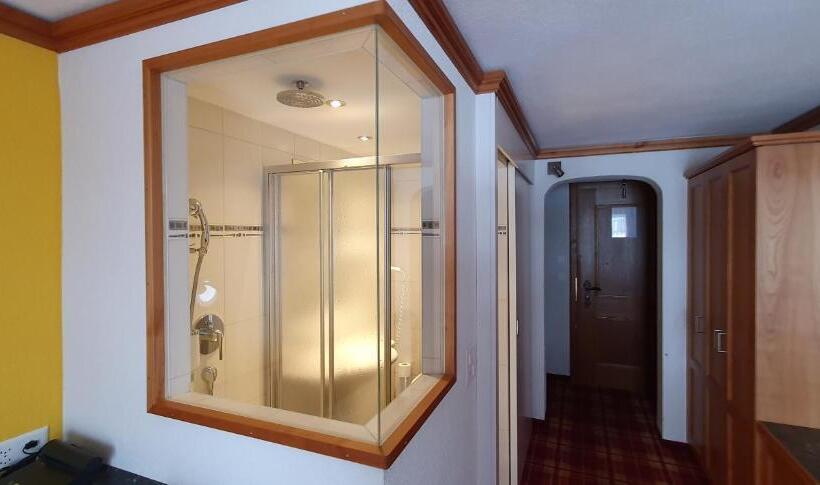 Standard Einzelzimmer mit Balkon, Christiania Saas Fee