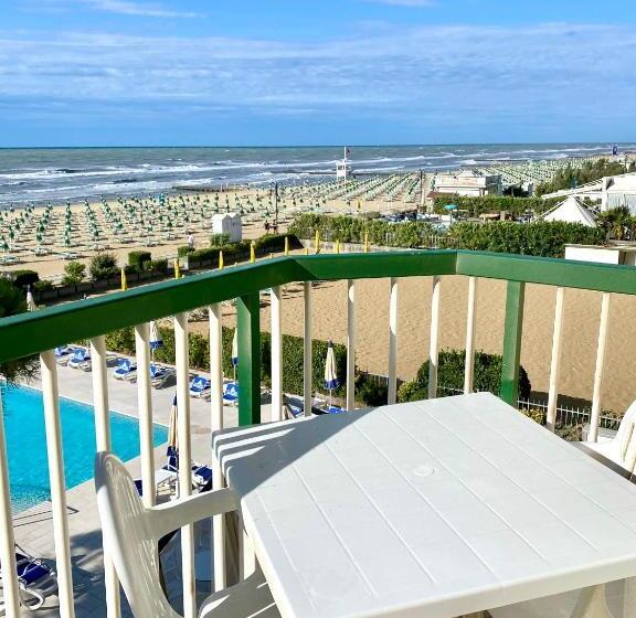 חדר סטנדרט לארבעה נוף לים, Florida