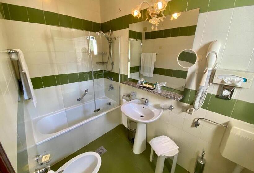 חדר סטנדרט לארבעה נוף לים, Florida