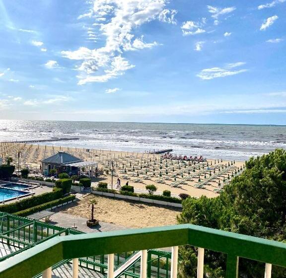 חדר סטנדרט לארבעה נוף לים, Florida