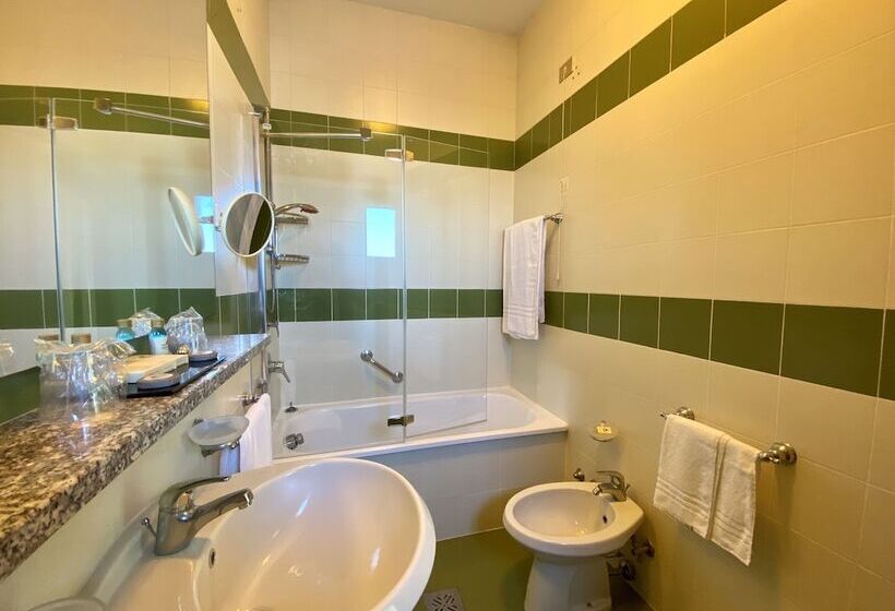 חדר סטנדרט לארבעה נוף לים, Florida