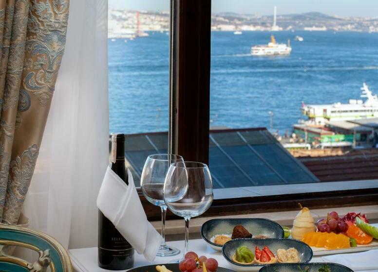 اتاق دلوکس با تخت کینگ و چشمانداز, Legacy Ottoman