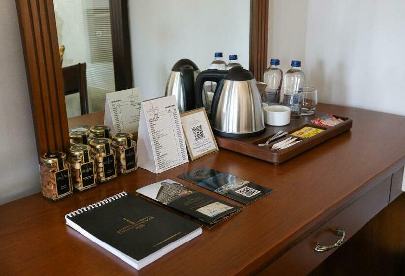 سوئیت خانواده 2 خوابه, Legacy Ottoman