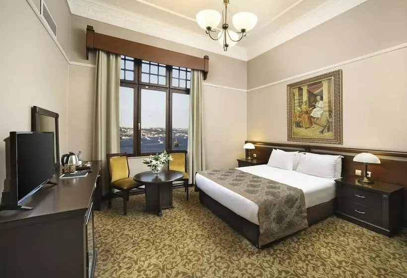 Deluxe Room King Bed & Views