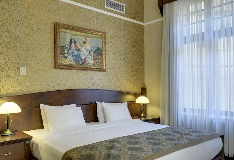 اتاق دلوکس با تخت کینگ و چشمانداز, Legacy Ottoman