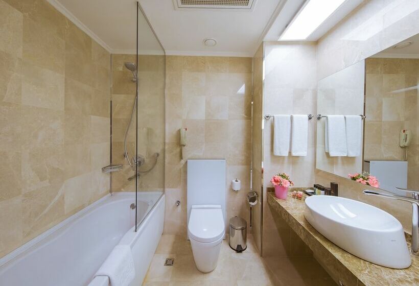 اتاق استاندارد با تخت بزرگ, Legacy Ottoman