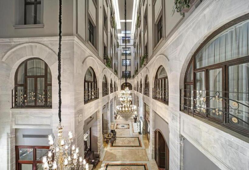 اتاق استاندارد با تخت بزرگ, Legacy Ottoman