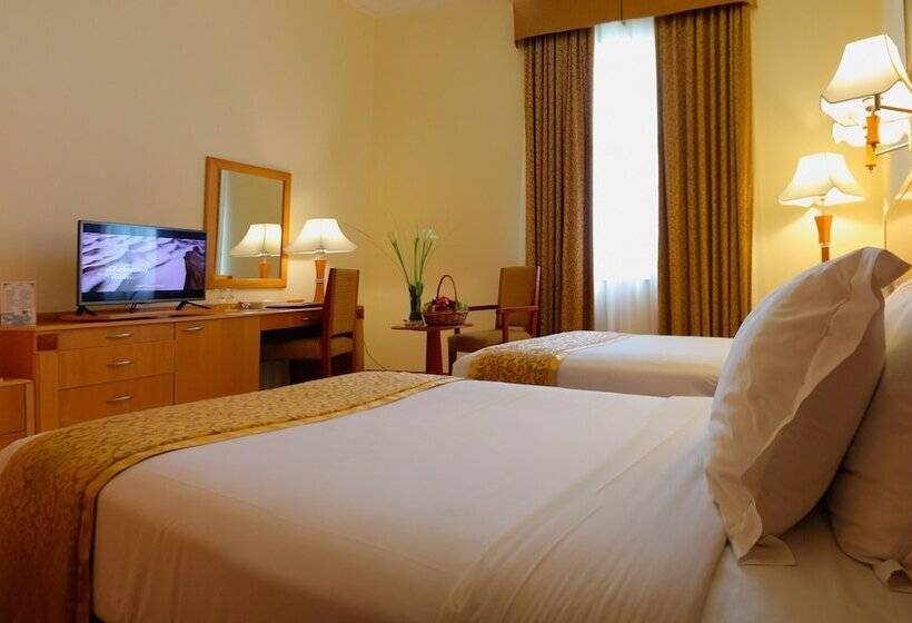 اتاق لوکس با چشمانداز استخر, Sharjah Premiere Hotel & Resort