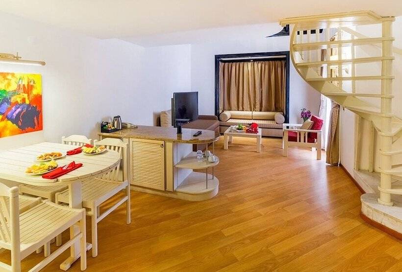 家庭间, Sunrise Resort