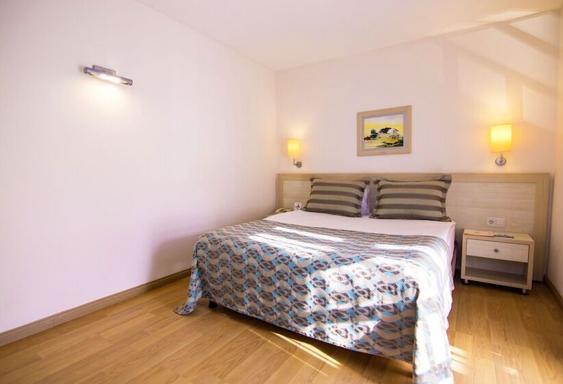 俱乐部房间, Sunrise Resort