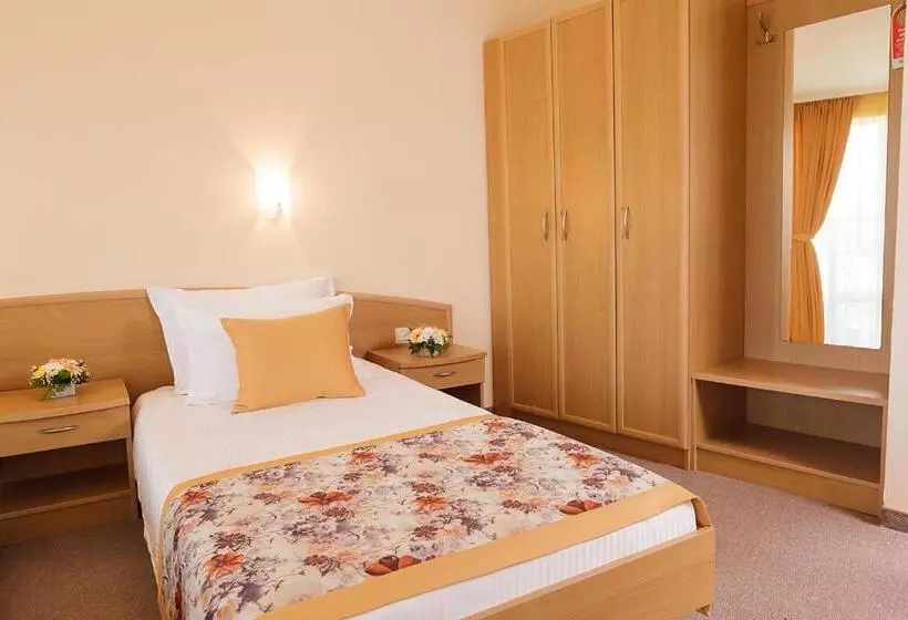 اتاق یک تخته با چشم‌انداز استخر, Wela   Premium All Inclusive