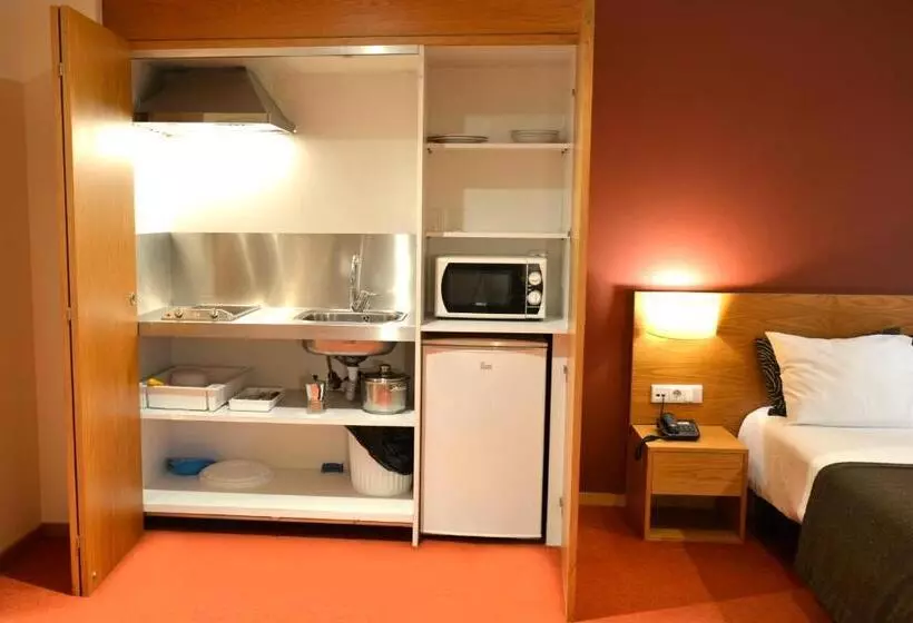 スタンダードスタジオ, Paredes Hotel Apartamento