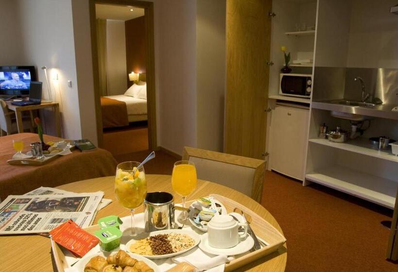 Семейные Апартаменты, Paredes Hotel Apartamento