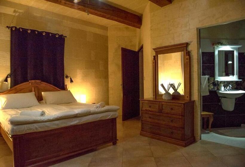 اتاق لوکس با بالکن و چشم‌انداز دریا, Ferrieha B&b