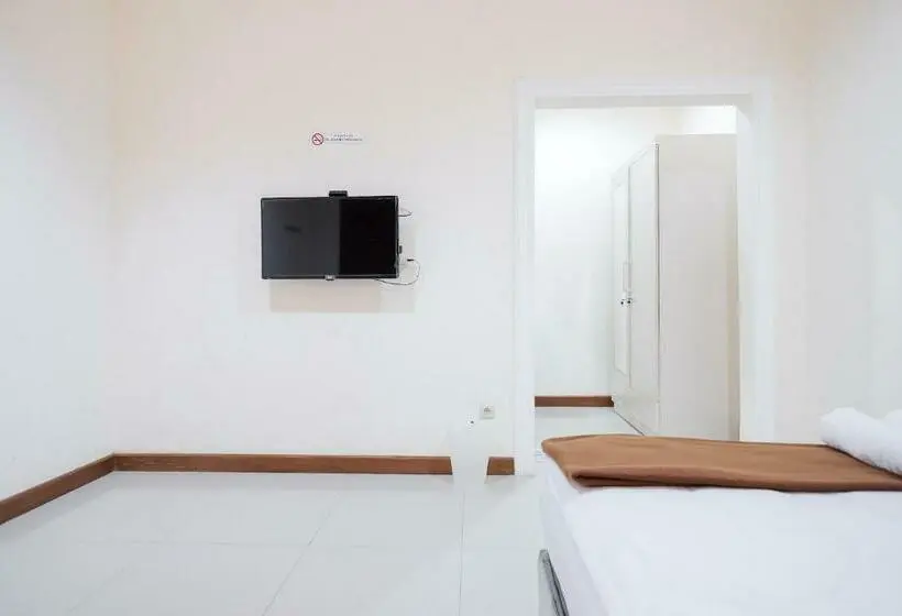 スタンダードルーム, Wisma Delapan Mitra Reddoorz