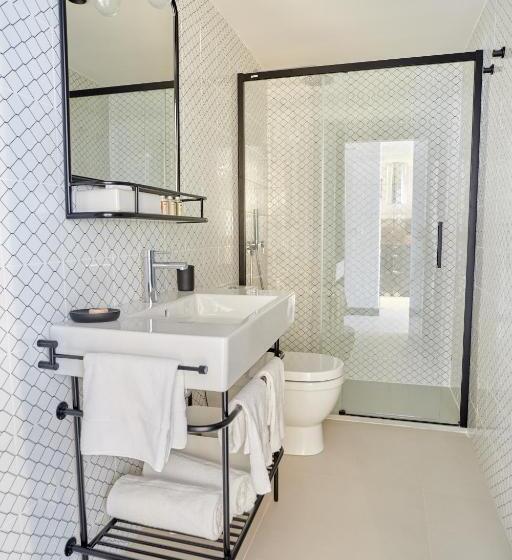 Standard Studio King Bed