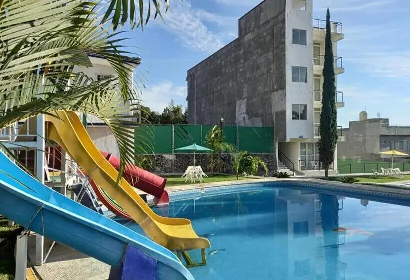 デラックススイート, Club Campestre El Eden