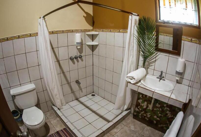 غرفة قياسية ثلاثية مطلة علي حمام السباحة, Ritmo Tropical   Pool And Breakfast