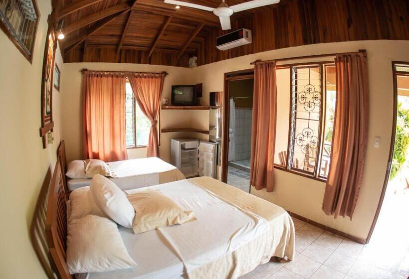 غرفة قياسية ثلاثية مزودة بشرفة, Ritmo Tropical   Pool And Breakfast