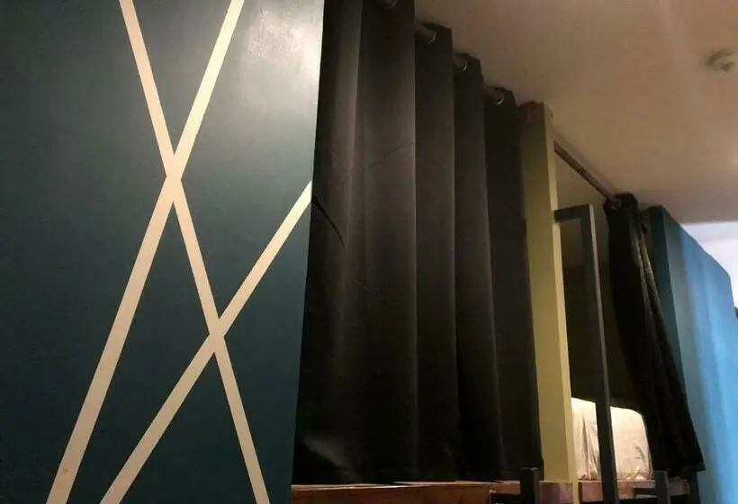ルームシェアのワンベッド, Hostal Malakai Cabanas & Dorms