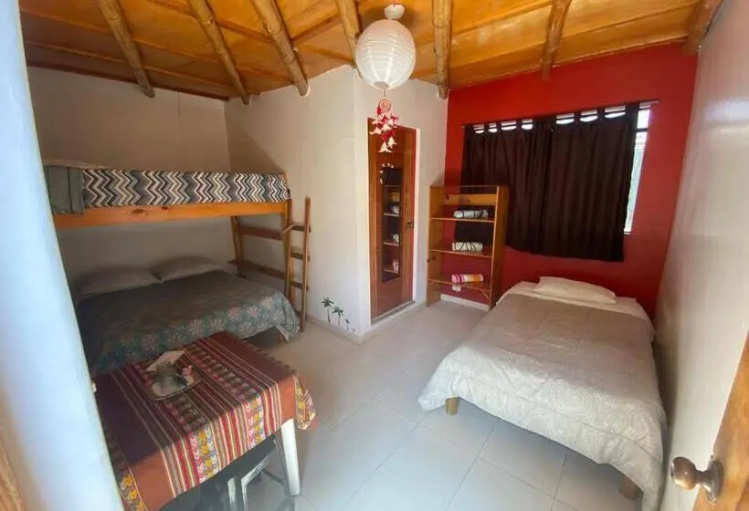 اتاق استاندارد سه تخته با چشم‌انداز باغ, Surf House Chicama