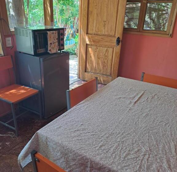 غرفة قياسية ثلاثية مطلة علي حمام السباحة, El Jardín Secreto Pisco Elqui