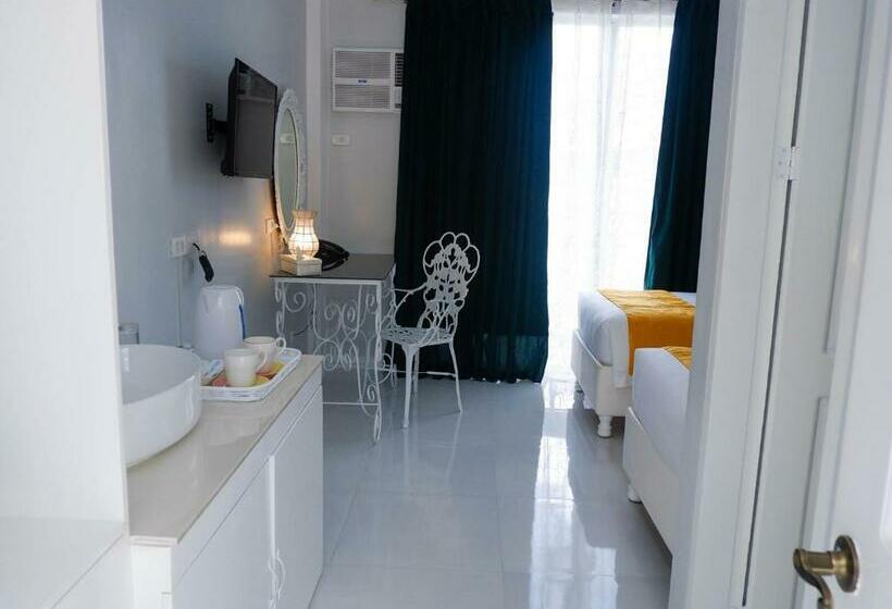 اتاق لوکس, Our Story Boutique