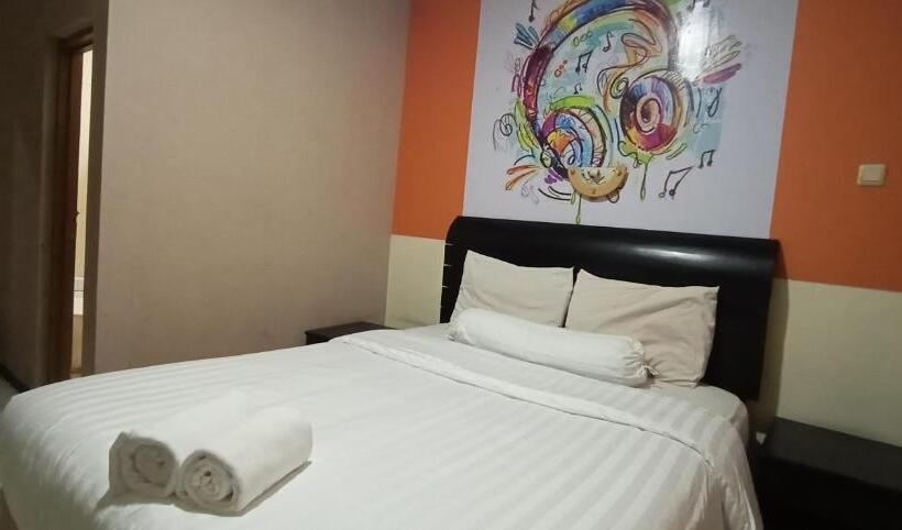 キングサイズベッドのスーペリアルーム, Votel Hotel Tulungagung