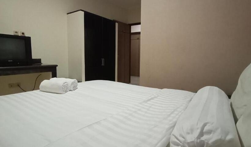 キングサイズベッドのスーペリアルーム, Votel Hotel Tulungagung