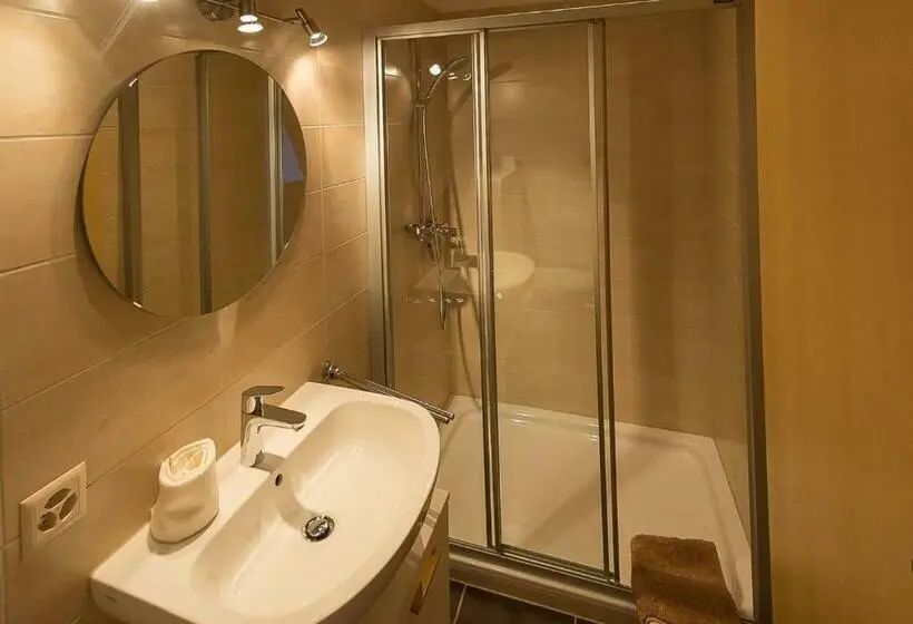 Standardzimmer mit Balkon, Bnb La Péniche