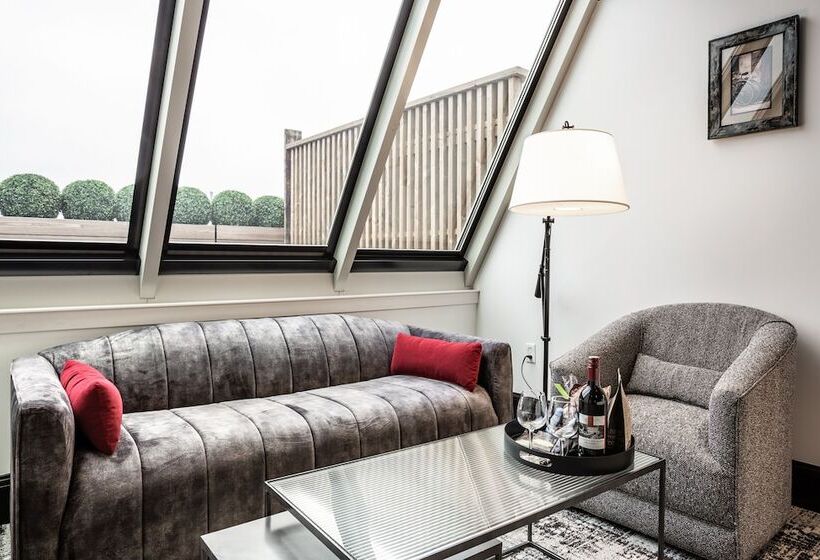 ダブルベッドスタンダードルーム, Bottleworks