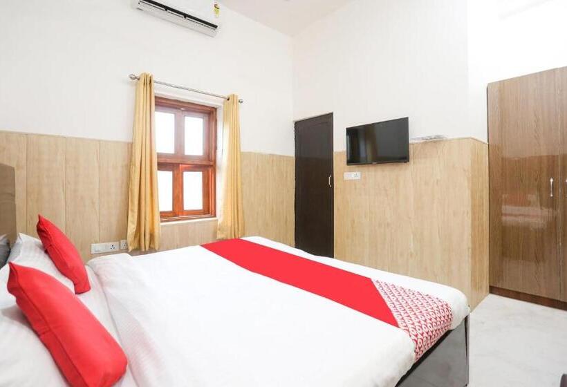 Üç Kişilik Klasik oda, Oyo 73731  Mayur