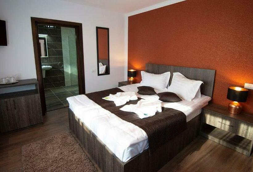 غرفة قياسية, Casa Raisa