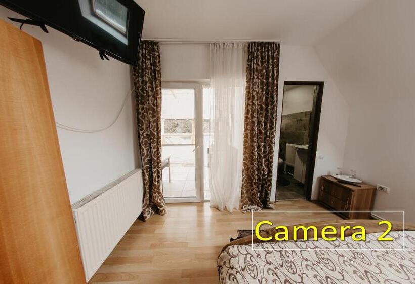 Номер Стандарт с Террасой, Pensiunea La Sishe Valea Putnei