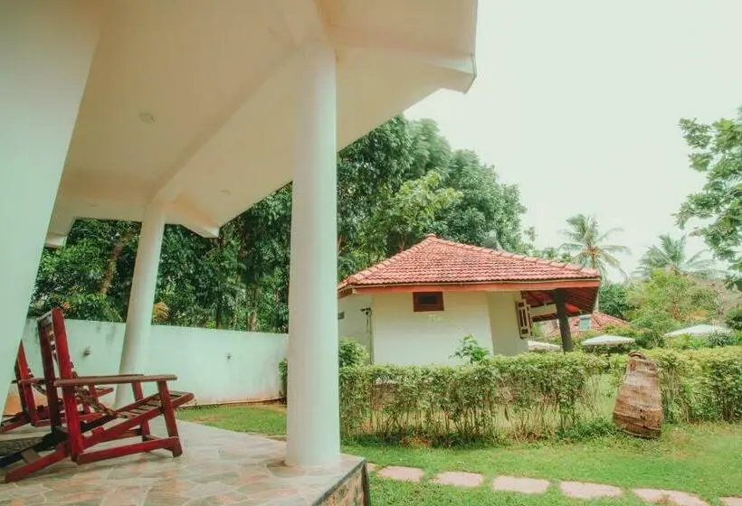 بنگله خانوادگی, Paradise Bungalow
