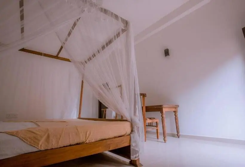 اتاق لوکس با بالکن, Paradise Bungalow