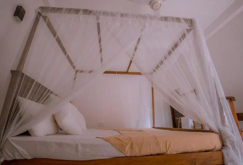 اتاق لوکس با بالکن, Paradise Bungalow