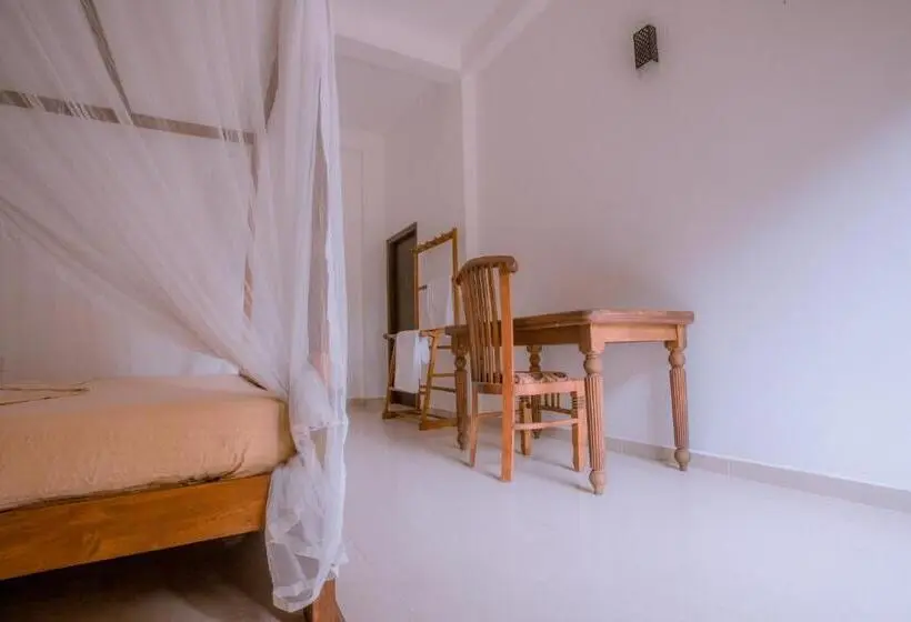 اتاق لوکس با بالکن, Paradise Bungalow