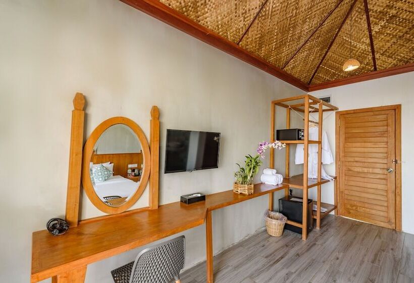 غرفة ديلوكس مطلّة علي البحر مزوَّدة بشُرفة, Phka Kravan Boutique